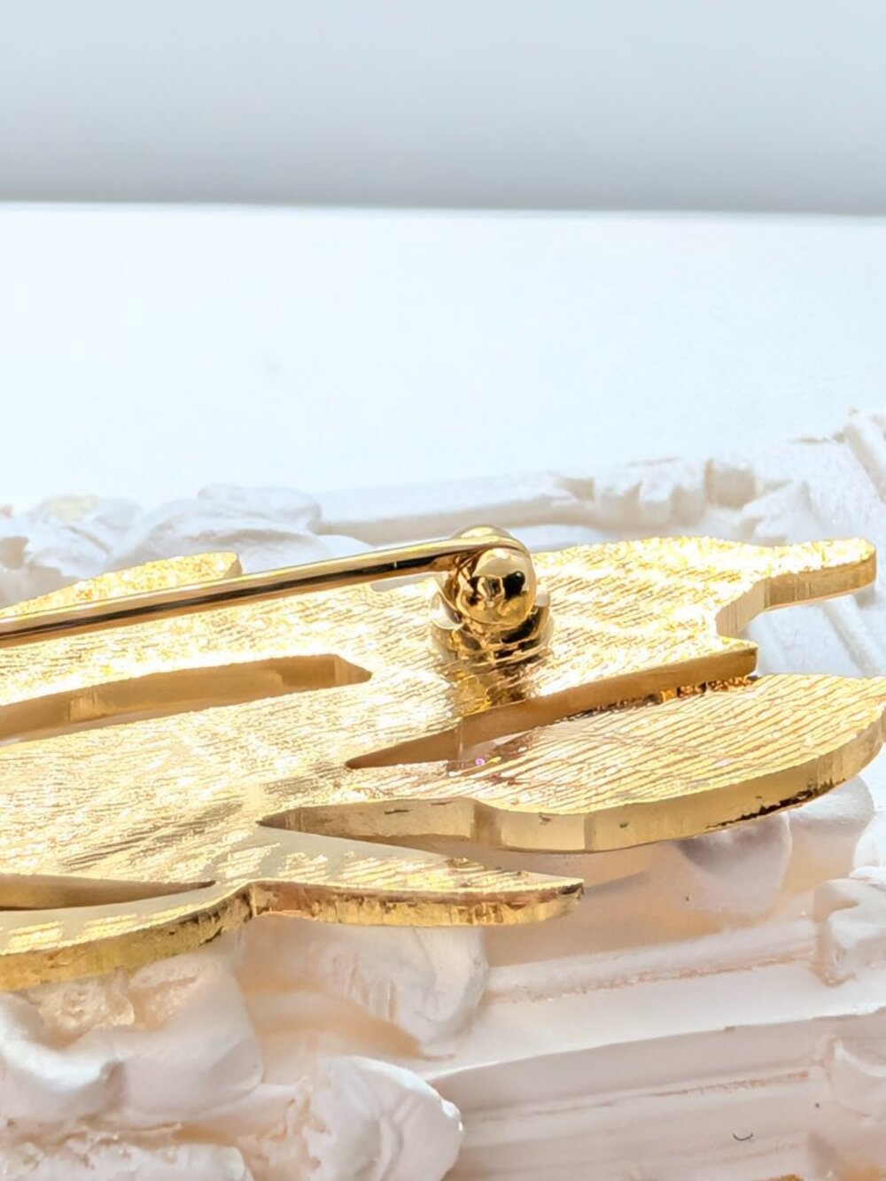 NEW Cattail Theme Fashion Pin - Picture 4 of 5